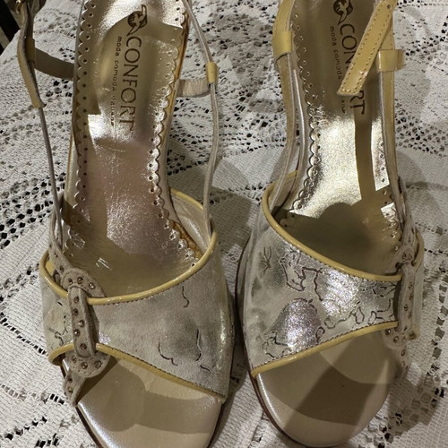 Women's sandals used size 38 Italian beige