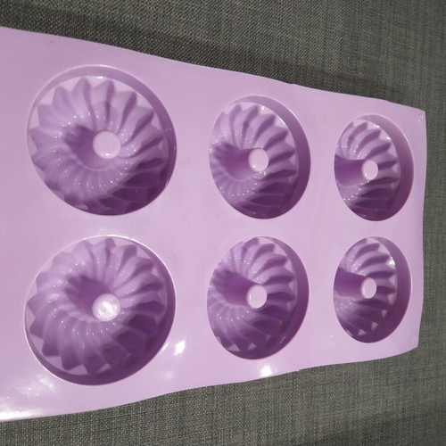 Silicone cake mold used, dimensions 29x18