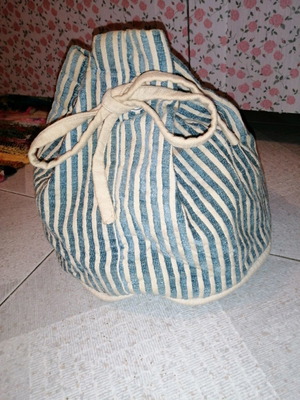 Pouch toiletry bag like new