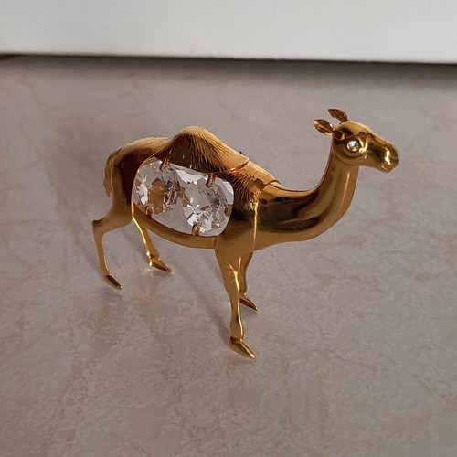 Decorative camel gold-plated with 4 crystals new