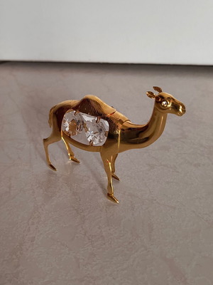 Decorative camel gold-plated with 4 crystals new