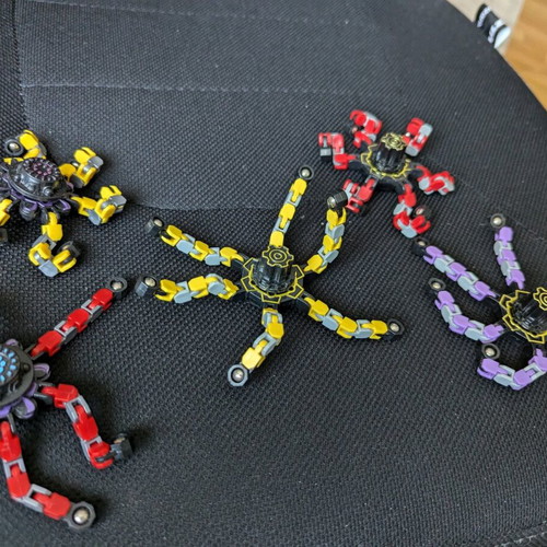 Finger spinner transformers polymorphic spider like new