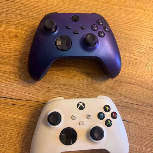 Xbox Series S 500GB console like new with controllers and accessories
