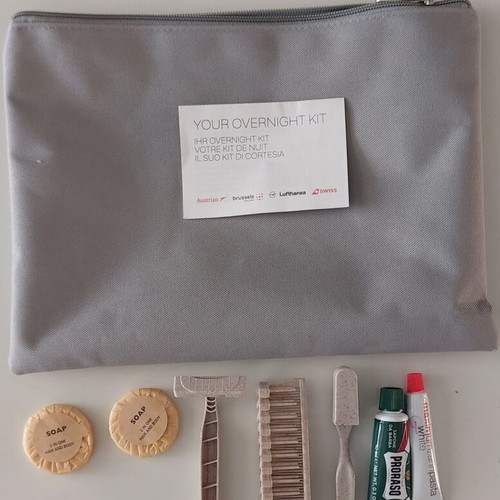 Collectible Lufthansa Group Overnight Travel Kit new