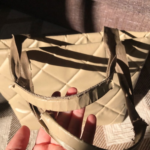 Shoulder bag used in good condition