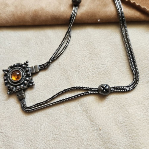 Vintage 925 necklace with amber center