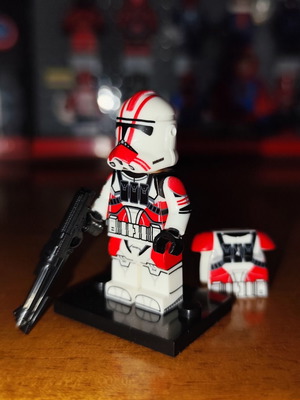 Captain Styles Star Wars Lego minifigure with blaster and armor