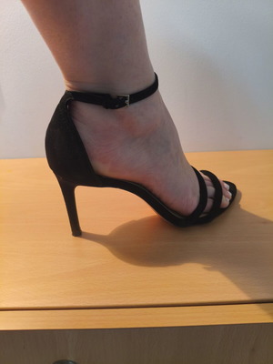 Stradivarius black suede sandals size 38 used