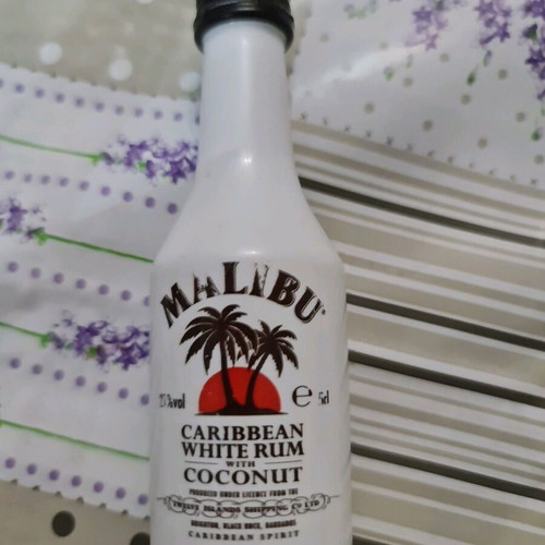 Collectible Malibu Caribbean white rum Coconut 5cl miniature used