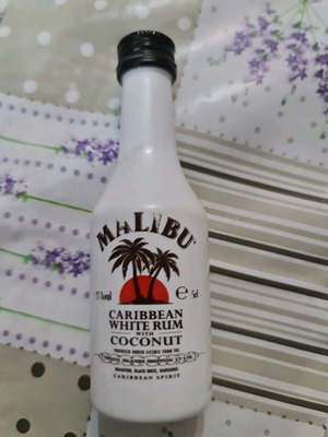 Συλλεκτική μινιατούρα Malibu Caribbean white rum Coconut 5cl μεταχειρισμένη