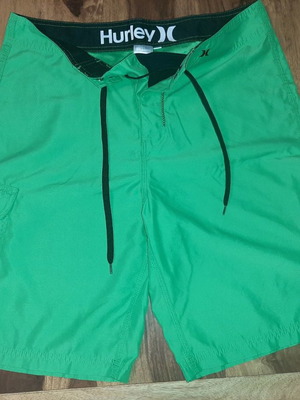 Αντρικό μαγιό Hurley καινούργιο, μέγεθος 32, πράσινο