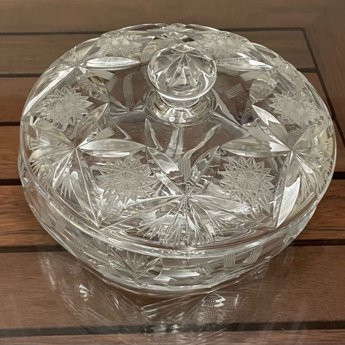 Crystal vintage fondue pot in like-new condition with lid