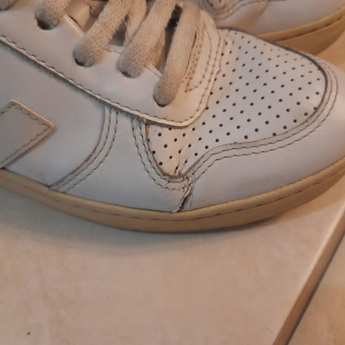 Veja V10 sneakers used, white leather, size 37