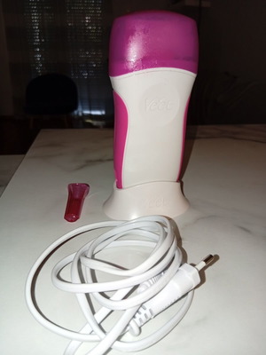 Veet Wax Heater with Base and Case like new