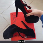 High heels black size 40 like new