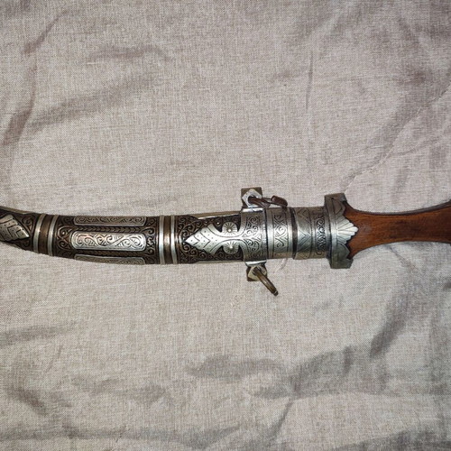 Traditional Arabic Jambiya dagger like new, authentic collectible piece