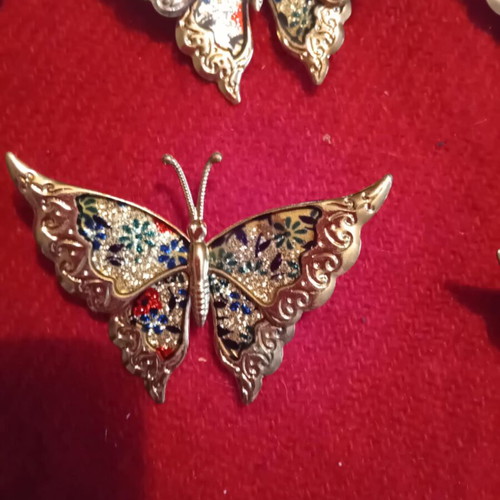 Vintage butterfly brooches like new, colorful