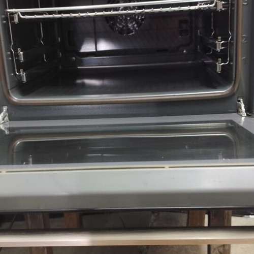Bosch built-in electric oven with ceramic hob, 2 baking trays and grill