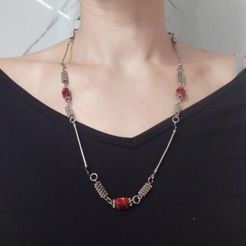 Vintage women's necklace from the 70s, used
