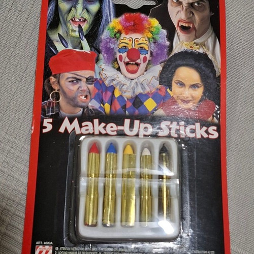 Carnival and party accessories set like new
