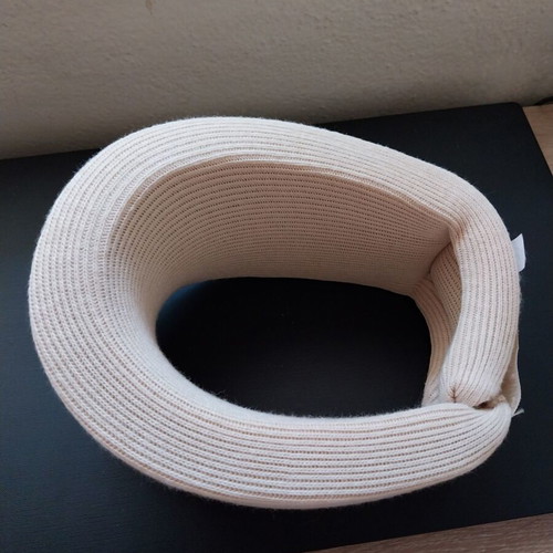 Orthopedic cervical collar like new, size Large