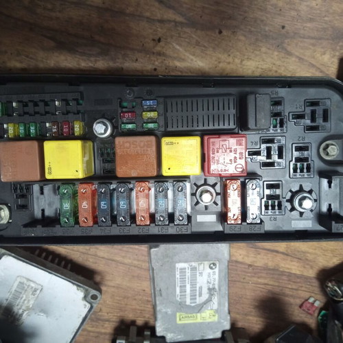 Fuse box for Opel Vectra C 13112917 AJ used