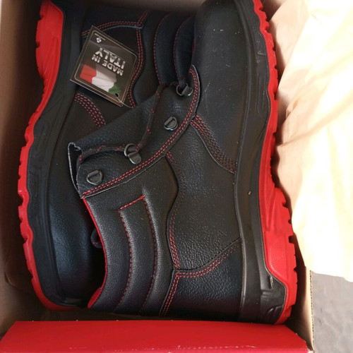 Work shoes with Kevlar new, size 44, black