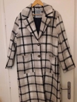 Coat like new, size XL, without belt, below the knee