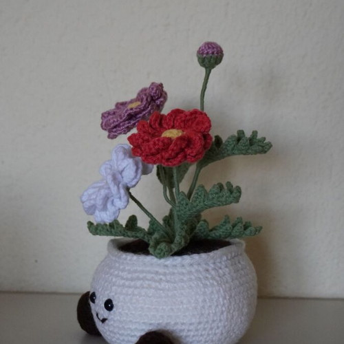 Knitted flower pot made to order