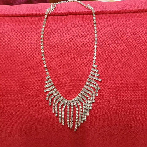 Vintage dangling crystal rhinestone necklace like new