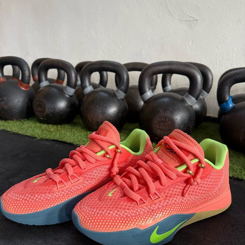Nike Street Flare Wild Mango athletic shoes like new, size 44