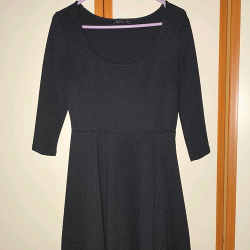 Black dress with 3/4 sleeve Bershka like new, size L
