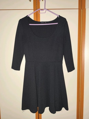 Black dress with 3/4 sleeve Bershka like new, size L