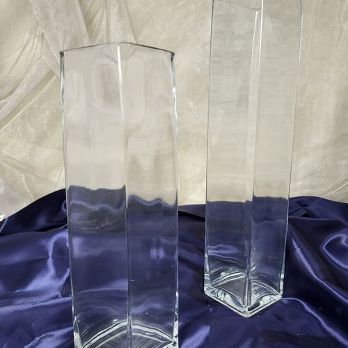 Minimal square vases set like new, clear reinforced glass