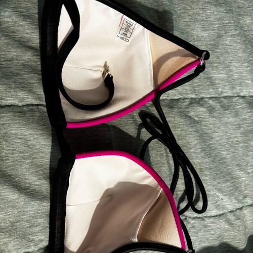 Med swimsuit like new size 75B top and Medium bottom, electric pink with black