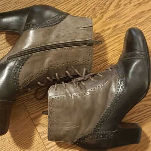 Jana leather ankle boots size 38 used, Victorian vintage style