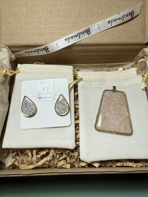 Enotion Handmade Jewelry Set New, White and Gold