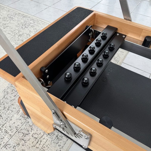 Pilates Reformer bed like new with all accessories