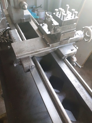 Lathe used with various tools