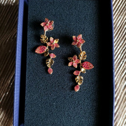 Swarovski hanging earrings flowers pink like new