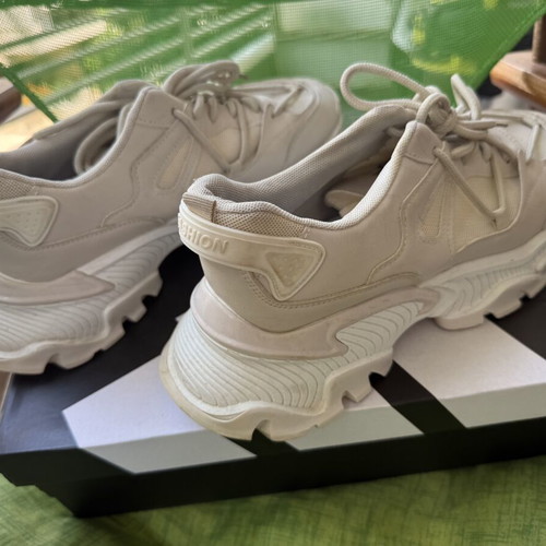Luigi women's walking shoes size 41 used, white beige