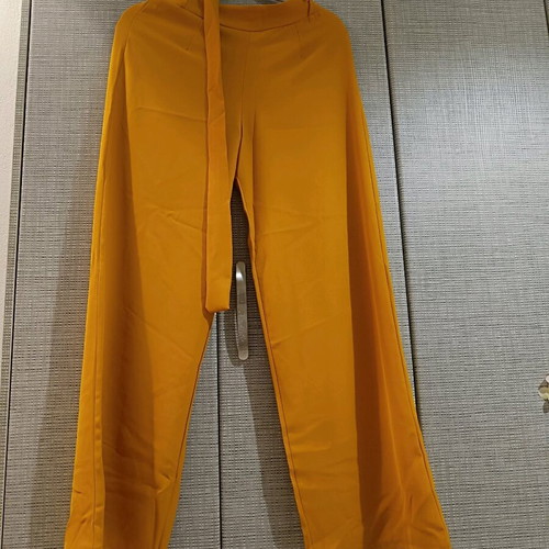 Mustard pants new with belt, comfortable up to large