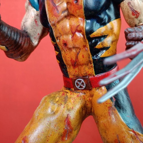 Wolverine figure 30 cm like new with wooden base diorama