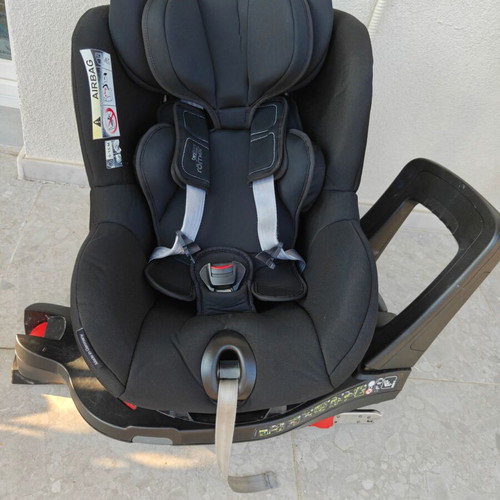 Britax Römer Dualfix i-Size car seat with Baby-Safe i-Size Base