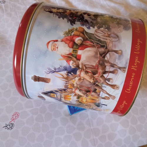 Tin box like new decorated for biscuits