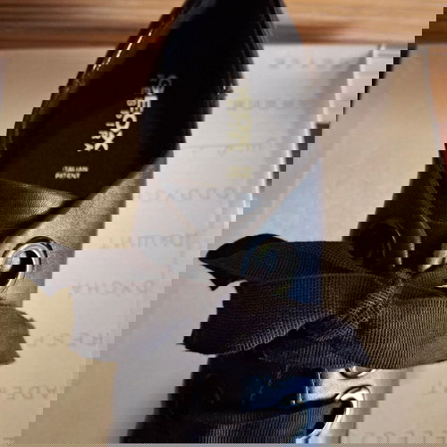 Γυναικεία sneakers Geox No 40 σε μαύρο δέρμα και λουστρίνι, σε άριστη κατάσταση