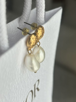 Pearl Drop Stud Earrings new, gold and white