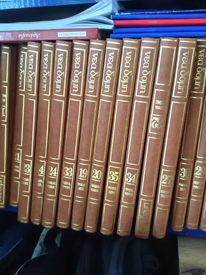 Books of New Structure new, set of 35 volumes