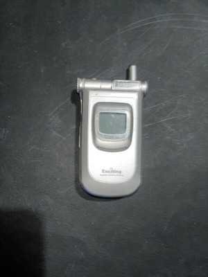 Samsung SGH-V200 used mobile phone without charger