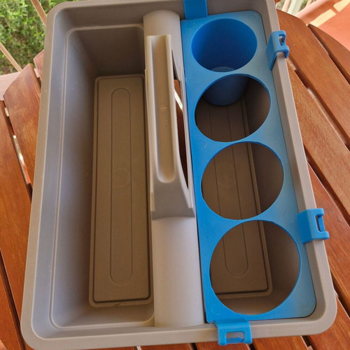 Plastic carrying basket like new for tools and cleaning supplies